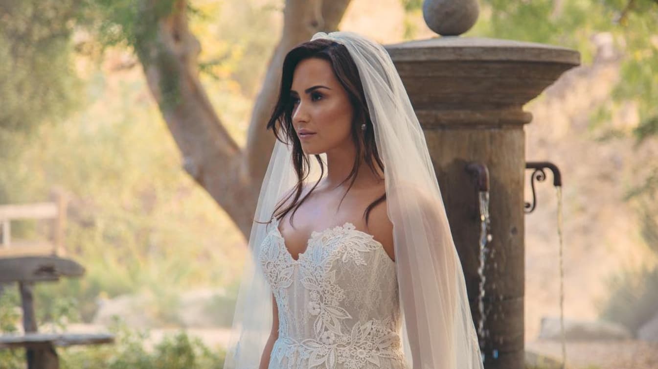 Demi lovato in wedding dress