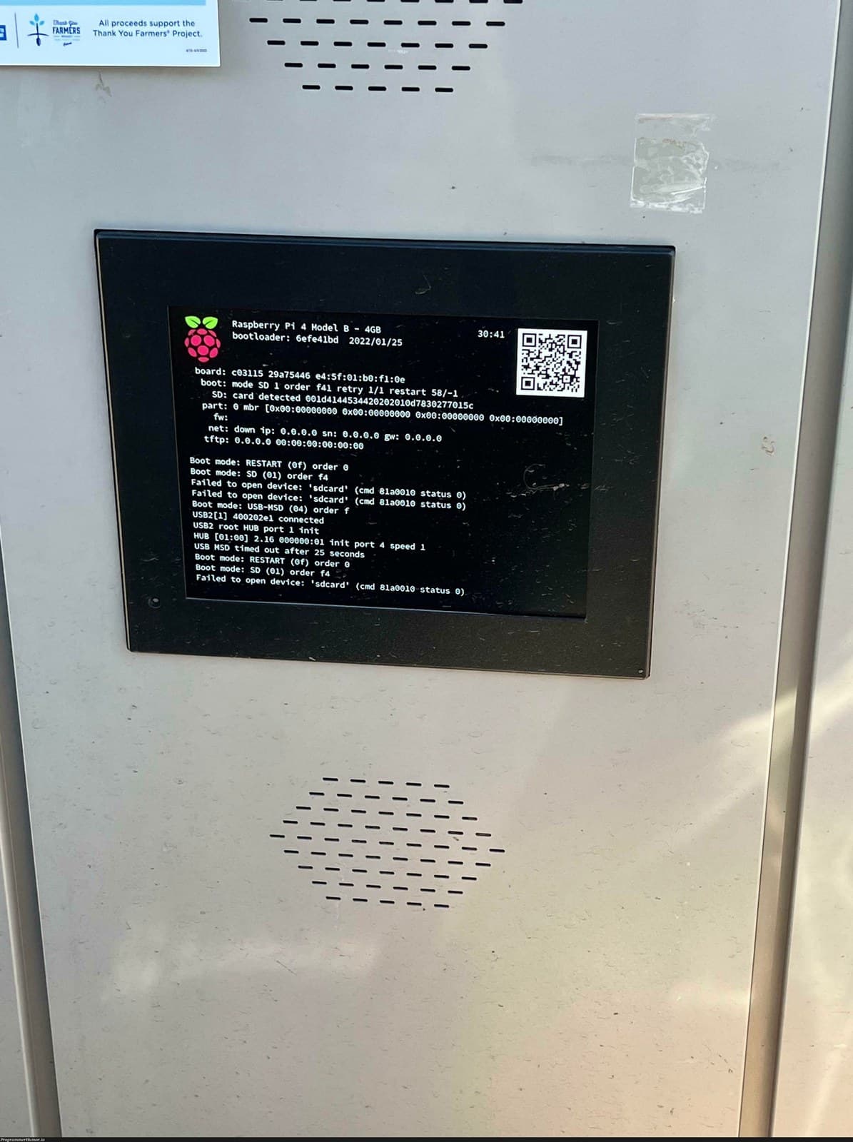 Fast food drive-thru screen running on a raspberry pi